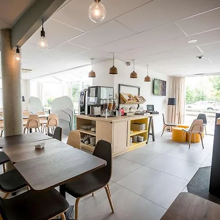 Hotel Kyriad Clermont-ferrand-sud - La Pardieu 3*