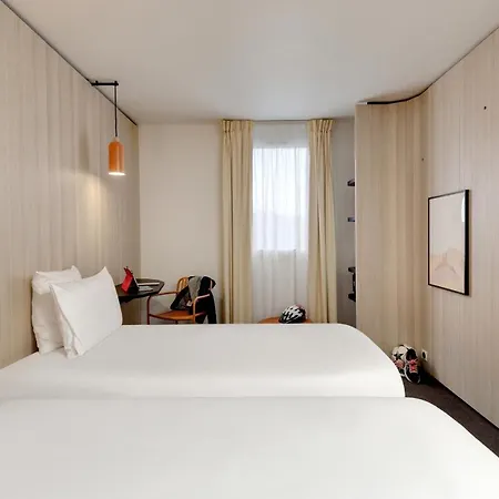 Hotel Kyriad Clermont-ferrand-sud - La Pardieu 3*