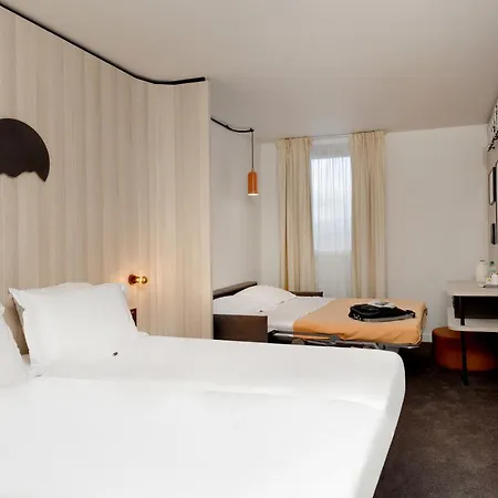 Kyriad Clermont-ferrand-sud - La Pardieu Hotel 3*