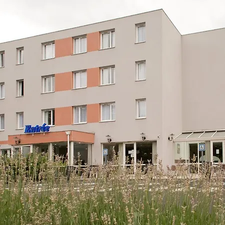 Hotel Kyriad Clermont-ferrand-sud - La Pardieu