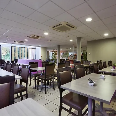 Hotel Kyriad Clermont-ferrand-sud - La Pardieu 3*