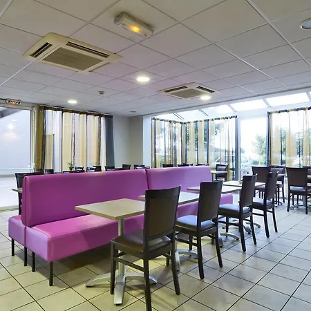Hotel Kyriad Clermont-ferrand-sud - La Pardieu 3*